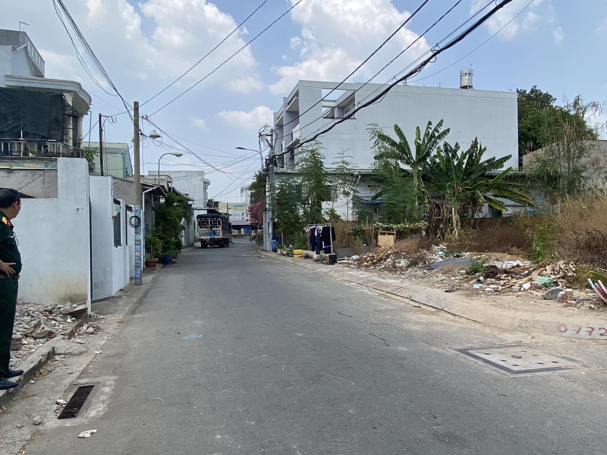 Bán gấp nhà 2 tầng đẹp - sổ riêng -giá chỉ 4,35 tỷ cạnh Phạm Văn Đồng Linh Đông.